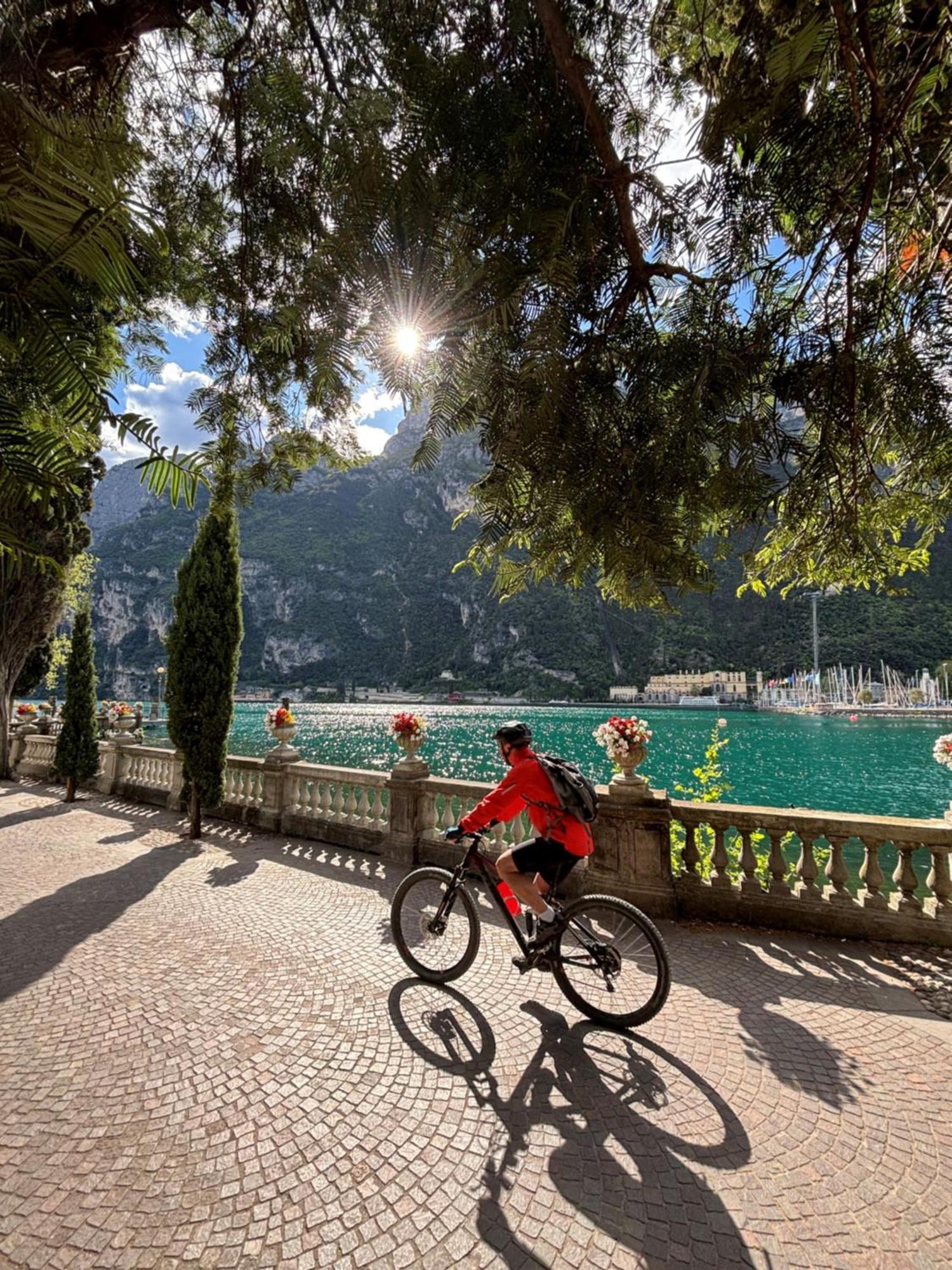 Palazzo Riccamboni Apartment Riva del Garda Exterior foto