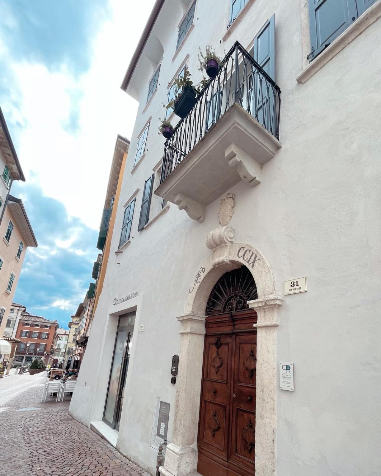 Palazzo Riccamboni Apartment Riva del Garda Exterior foto